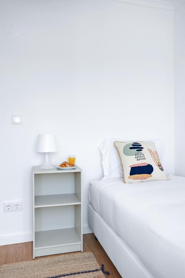Sunny 2 Bedroom Apartment In Almada - Balconies With River View المظهر الخارجي الصورة